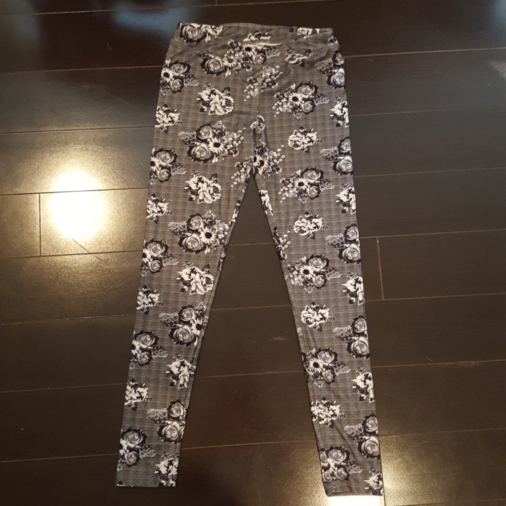 Brand New Flower Patterned Leggings